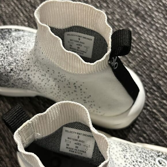 Alo yoga velocity knit sneakers - Picture 5 of 8